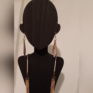 Diamond shaped bead necklace set